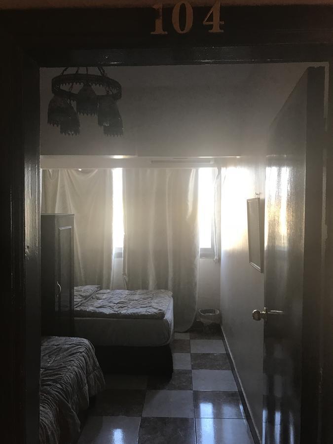 Wake Up! Cairo Hostel Bagian luar foto