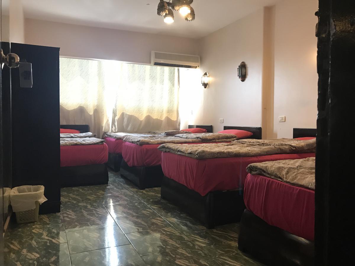 Wake Up! Cairo Hostel Bagian luar foto