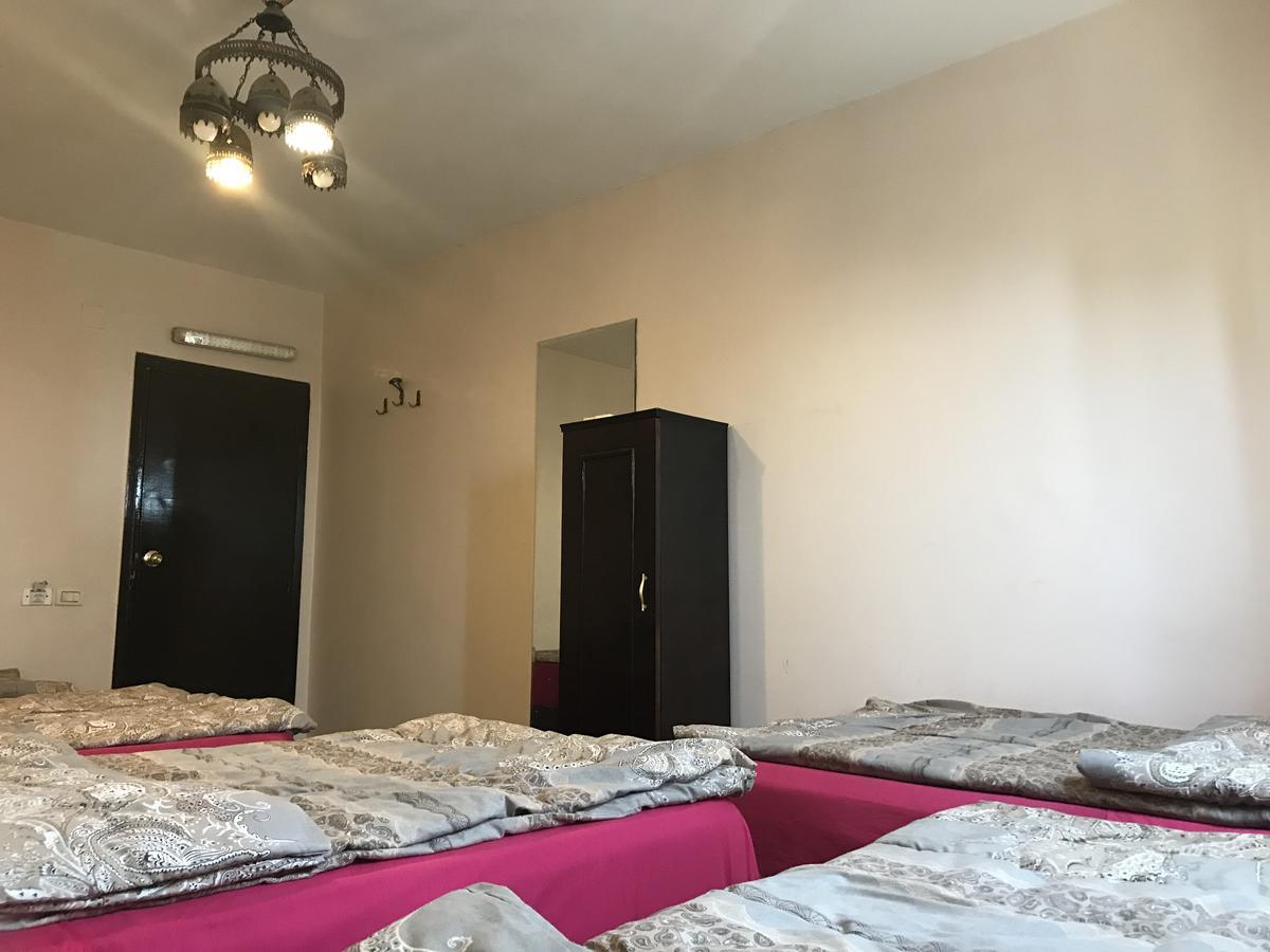 Wake Up! Cairo Hostel Bagian luar foto