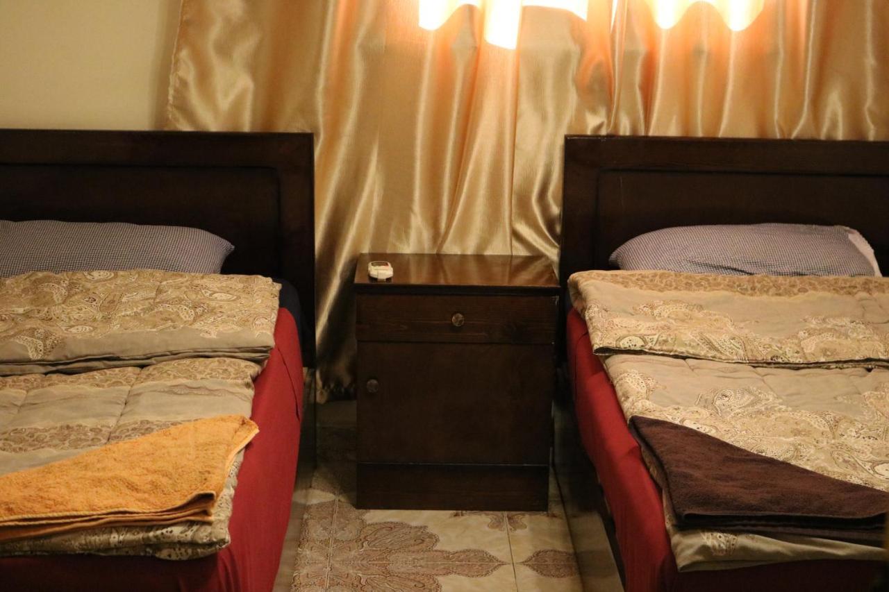 Wake Up! Cairo Hostel Bagian luar foto