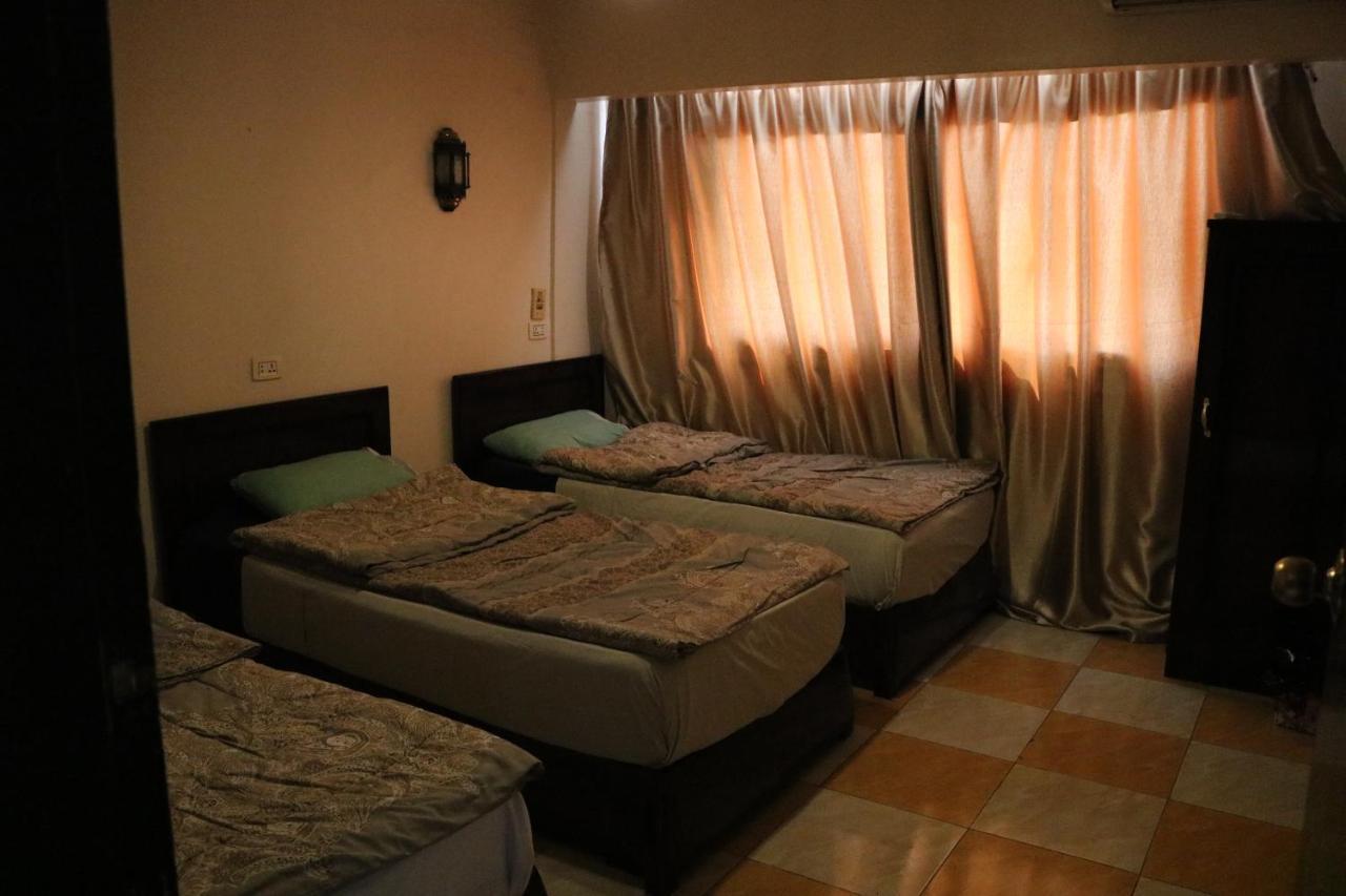 Wake Up! Cairo Hostel Bagian luar foto