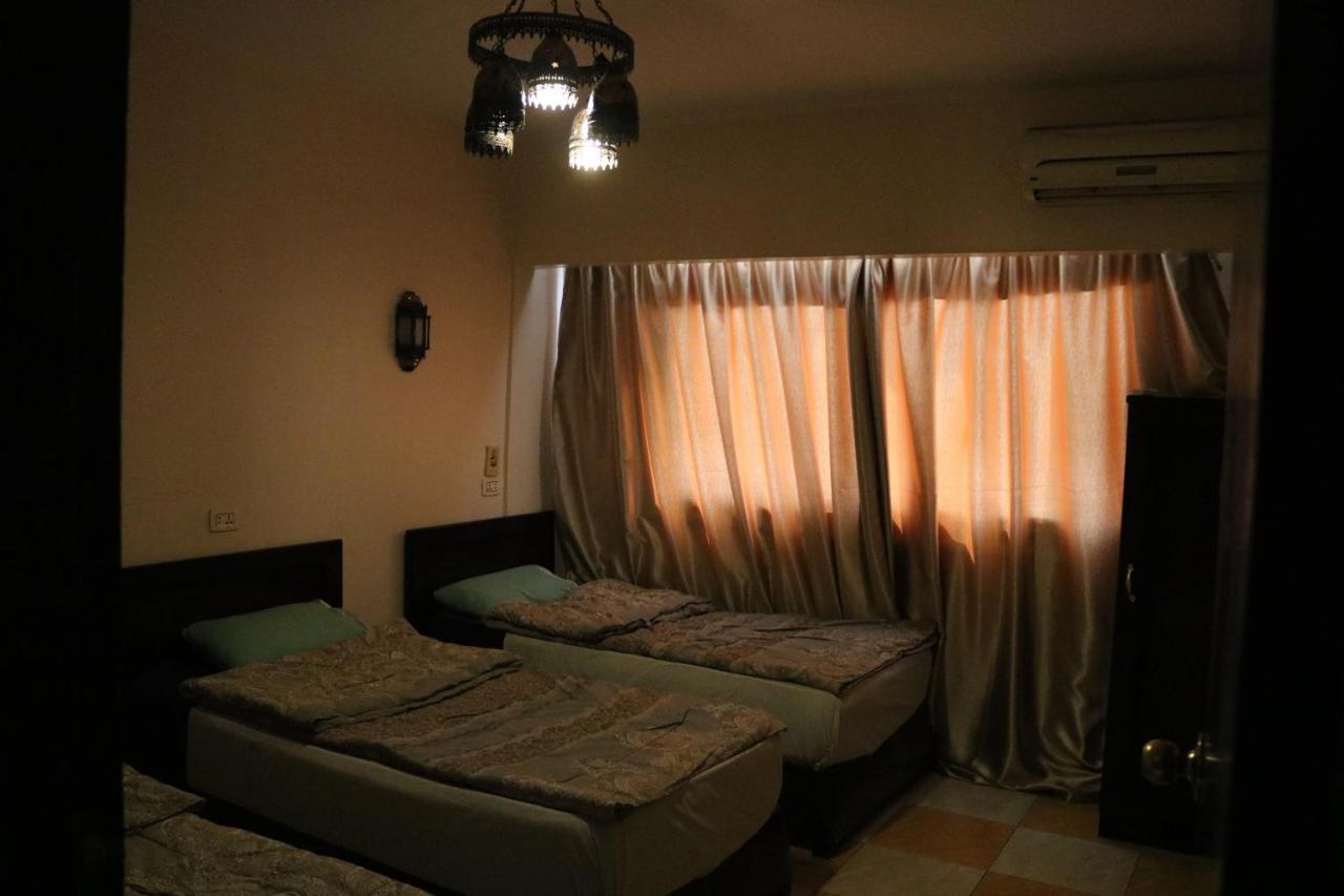 Wake Up! Cairo Hostel Bagian luar foto