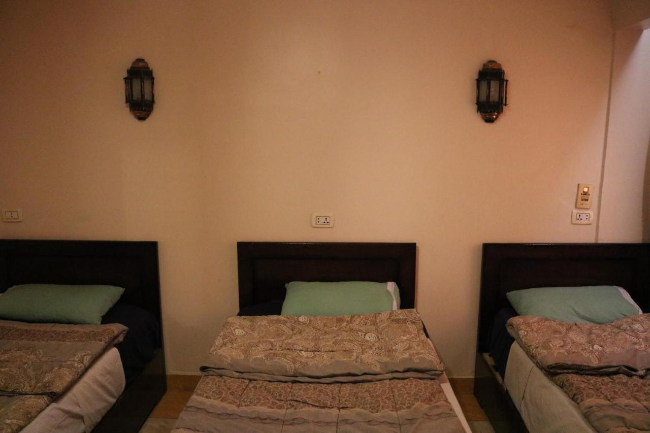 Wake Up! Cairo Hostel Bagian luar foto