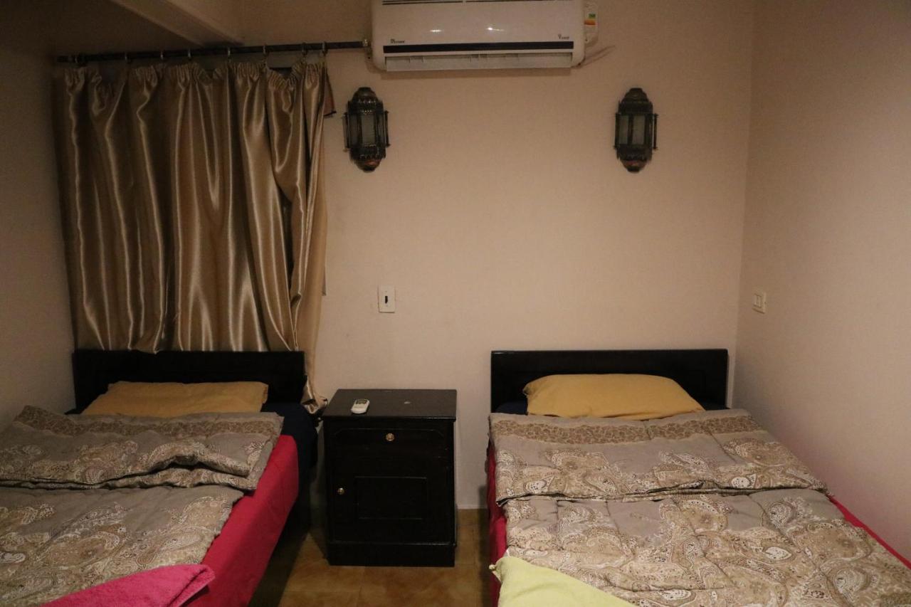 Wake Up! Cairo Hostel Bagian luar foto