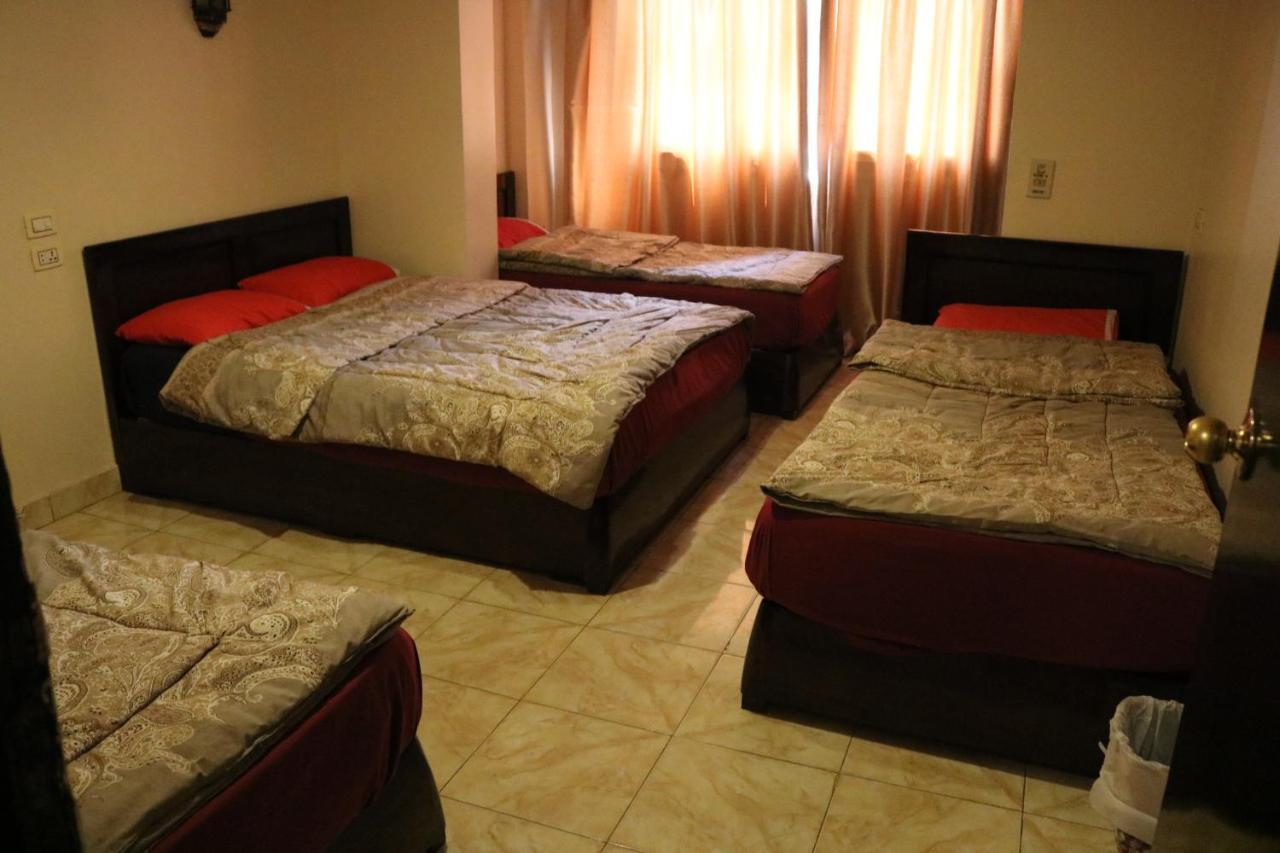 Wake Up! Cairo Hostel Bagian luar foto
