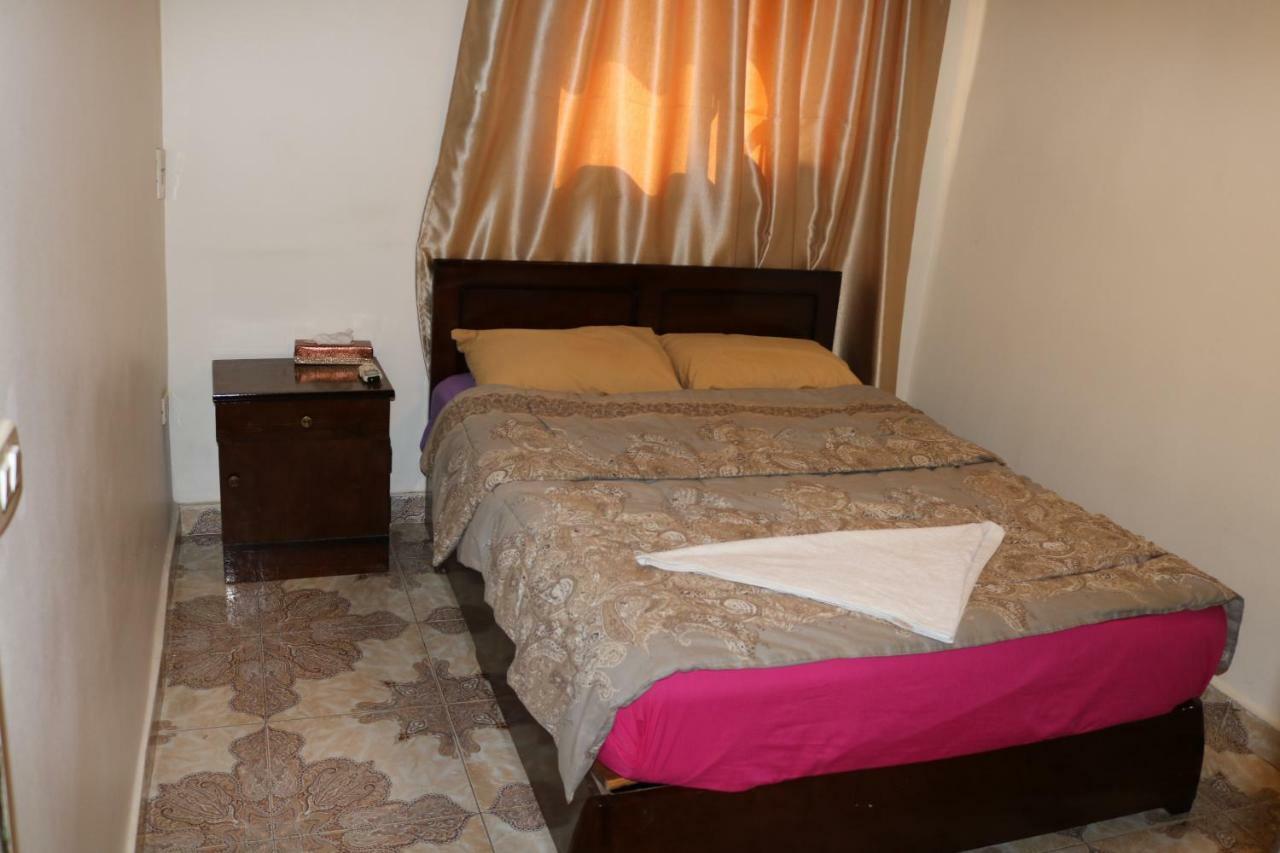 Wake Up! Cairo Hostel Bagian luar foto
