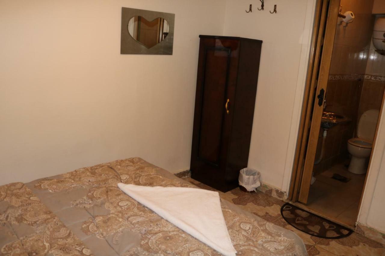 Wake Up! Cairo Hostel Bagian luar foto