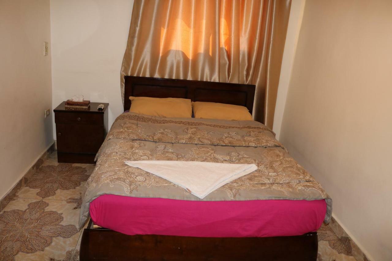 Wake Up! Cairo Hostel Bagian luar foto