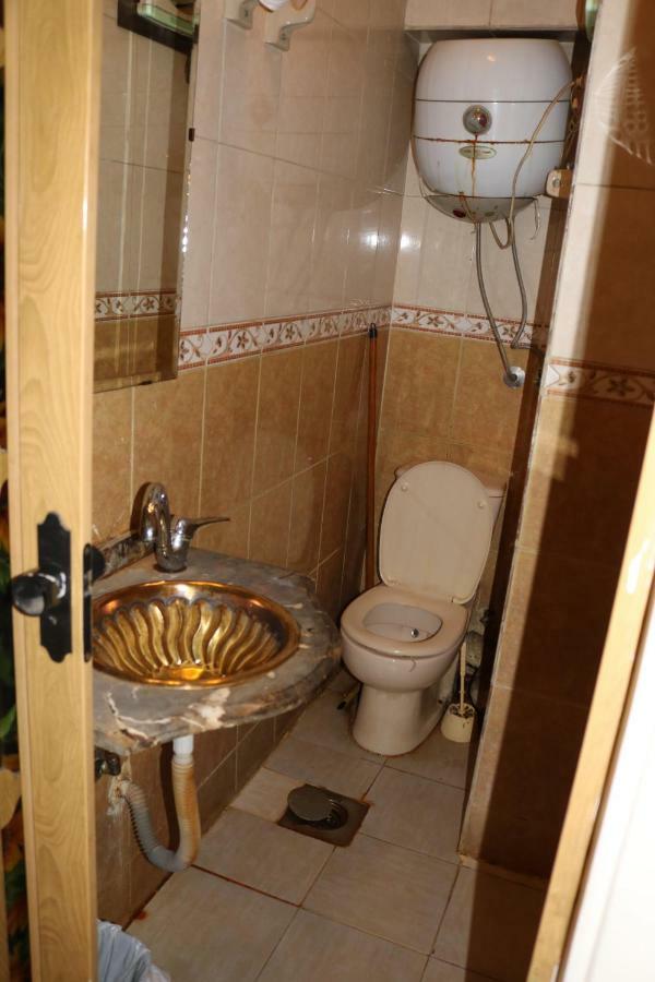 Wake Up! Cairo Hostel Bagian luar foto